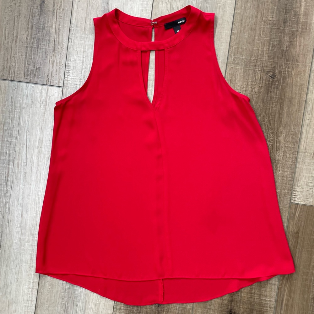 AQUA Sleeveless Red Blouse Collarless V Neck Flowy Top | Small